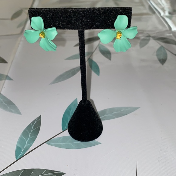 Boho Flower Stud Earrings - Picture 2 of 11